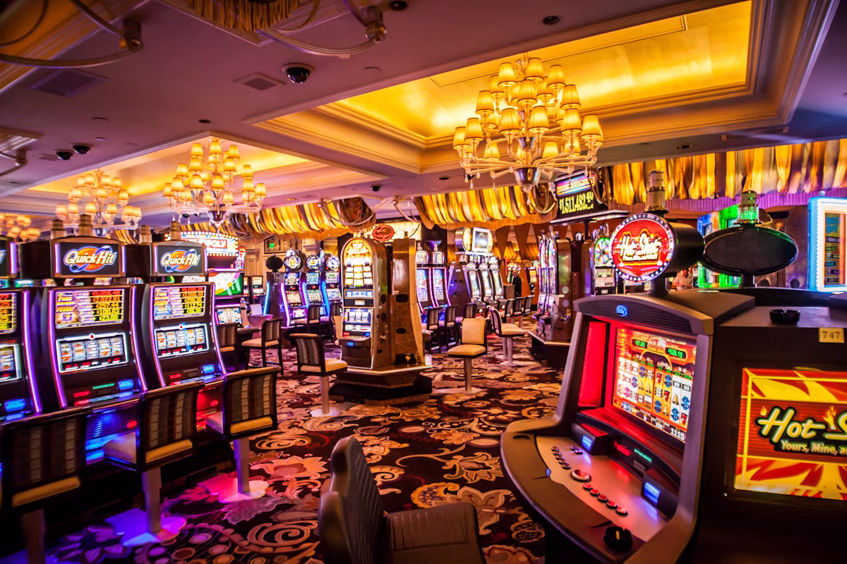 Salón Principal Kronos Casino
